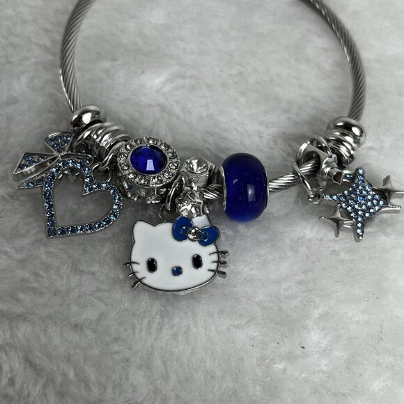 Blue Hello Kitty Bracelet cute - Picture 4 of 4